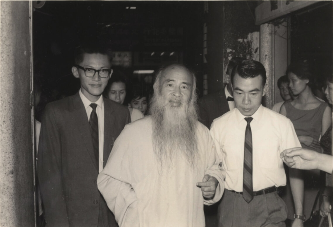 1964年，與張大千、鍾壽仁合影。圖／傅申。